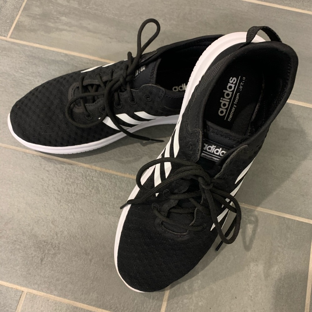 Adidas Womens’s Cloudfoam QT Flex Sneakers